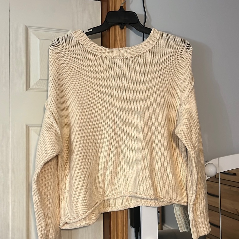 Gorgeous American Eagle Tan sweater.